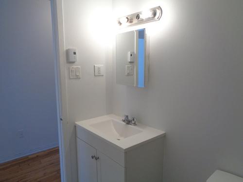 Salle de bains - 1-12365 Av. Hurteau, Montréal (Montréal-Nord), QC - Indoor Photo Showing Bathroom
