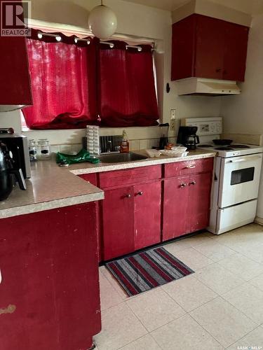 616 28Th Street E, Prince Albert, SK - Indoor Photo Showing Kitchen
