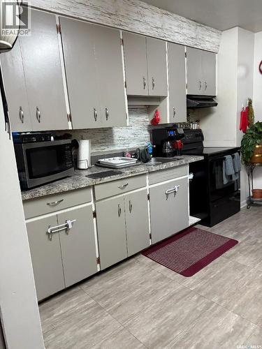 616 28Th Street E, Prince Albert, SK - Indoor Photo Showing Kitchen