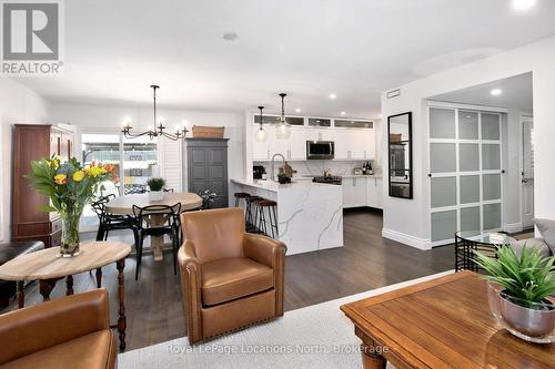 417 Mariners Way, Collingwood, ON - Indoor Photo Showing Living Room