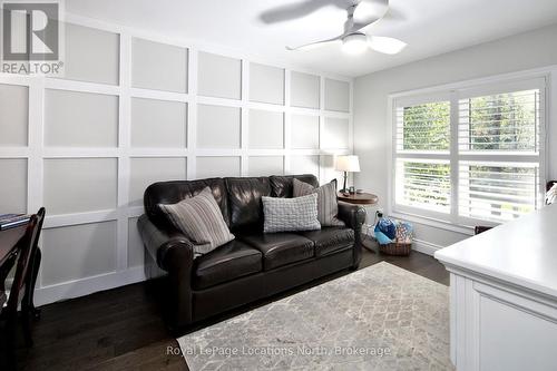 417 Mariners Way, Collingwood, ON - Indoor Photo Showing Living Room