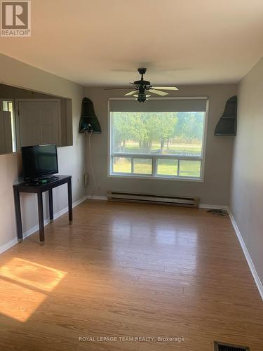 227 Ireland Road, Merrickville-Wolford, ON - Indoor Photo Showing Other Room