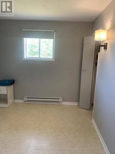 227 Ireland Road, Merrickville-Wolford, ON - Indoor Photo Showing Other Room