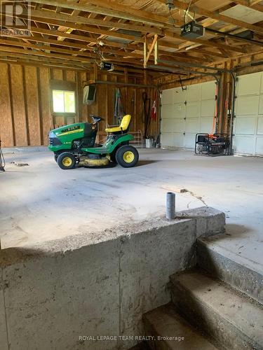 227 Ireland Road, Merrickville-Wolford, ON - Indoor Photo Showing Garage
