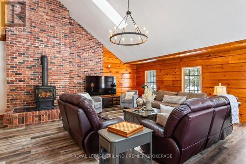 9936 Ontario Street, Lambton Shores (Port Franks), ON - Indoor Photo Showing Living Room With Fireplace