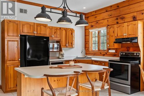 9936 Ontario Street, Lambton Shores (Port Franks), ON - Indoor Photo Showing Kitchen