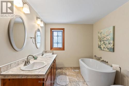 9936 Ontario Street, Lambton Shores (Port Franks), ON - Indoor Photo Showing Bathroom