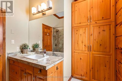 9936 Ontario Street, Lambton Shores (Port Franks), ON - Indoor Photo Showing Bathroom