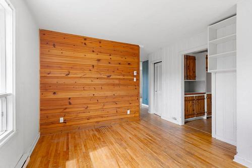 Boudoir - 2270 Ch. Brunet, Sainte-Agathe-Des-Monts, QC - Indoor Photo Showing Other Room