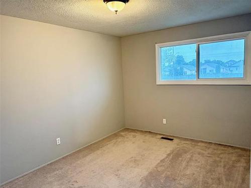 D-1306 Molson St, Winnipeg, MB 