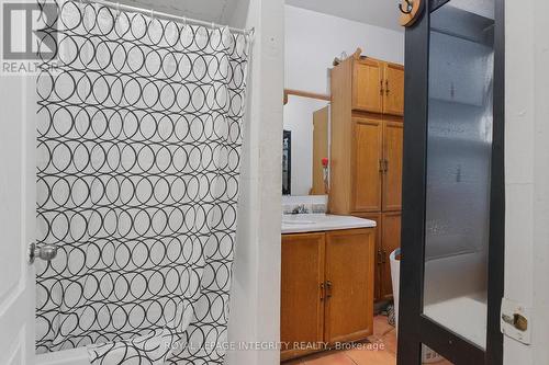 202 Rochester Street, Ottawa, ON - Indoor