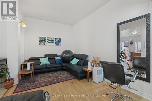 202 Rochester Street, Ottawa, ON - Indoor Photo Showing Other Room