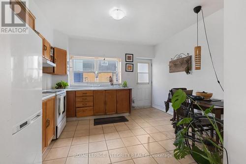 202 Rochester Street, Ottawa, ON - Indoor Photo Showing Kitchen