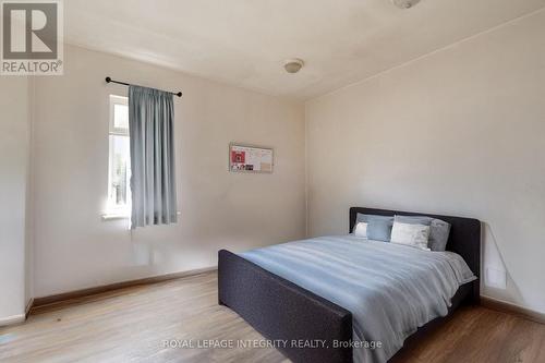 202 Rochester Street, Ottawa, ON - Indoor Photo Showing Bedroom
