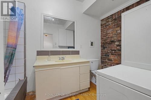 202 Rochester Street, Ottawa, ON - Indoor Photo Showing Bathroom