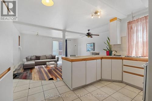 202 Rochester Street, Ottawa, ON - Indoor Photo Showing Kitchen