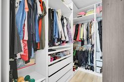 Walk-in closet - 