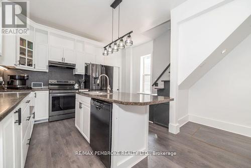 502 Mary Street, Pembroke, ON - Indoor Photo Showing Kitchen With Upgraded Kitchen