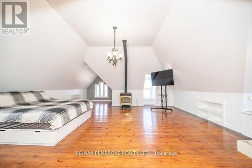 502 Mary Street, Pembroke, ON - Indoor Photo Showing Bedroom