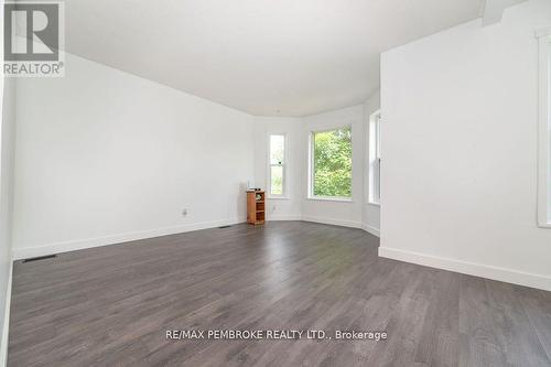 502 Mary Street, Pembroke, ON - Indoor Photo Showing Other Room