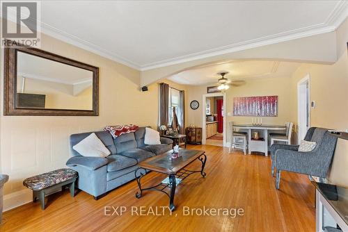 225 Mcgill Street, Peterborough (Otonabee Ward 1), ON - Indoor Photo Showing Living Room