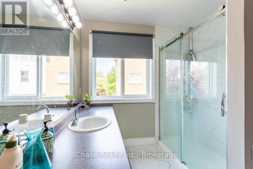 5047 Kempling Lane, Burlington (Orchard), ON - Indoor Photo Showing Bathroom