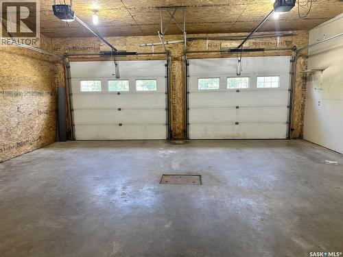 500 5Th Avenue, Leroy, SK - Indoor Photo Showing Garage