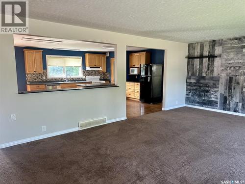 500 5Th Avenue, Leroy, SK - Indoor