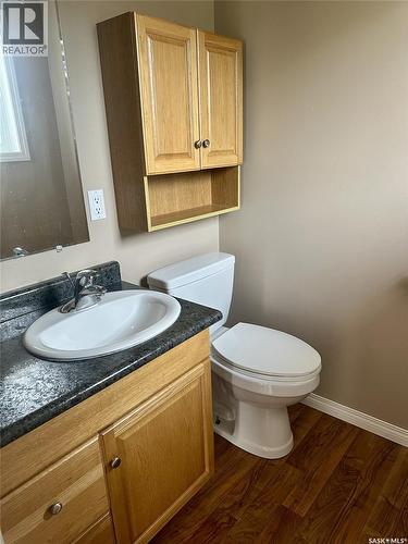 500 5Th Avenue, Leroy, SK - Indoor Photo Showing Bathroom