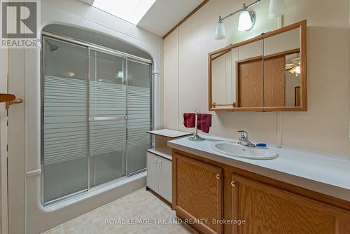 A - 5 Stewart Street, Strathroy-Caradoc (Se), ON - Indoor Photo Showing Bathroom