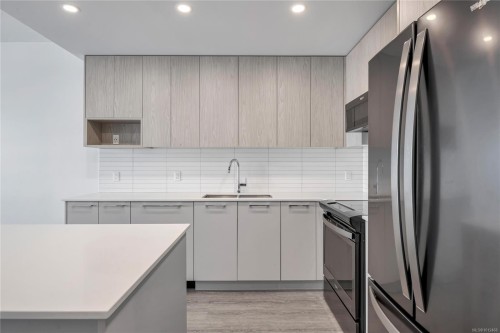 312-940 Reunion Ave, Langford, BC - Indoor Photo Showing Kitchen With Upgraded Kitchen