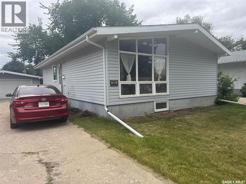 545 5th STREET N  Weyburn, SK S4H 0Z9