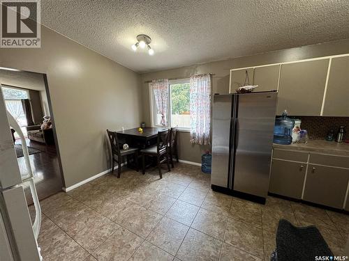 545 5Th Street N, Weyburn, SK - Indoor