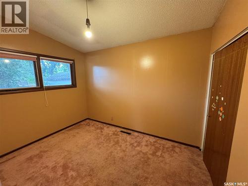 545 5Th Street N, Weyburn, SK - Indoor Photo Showing Other Room