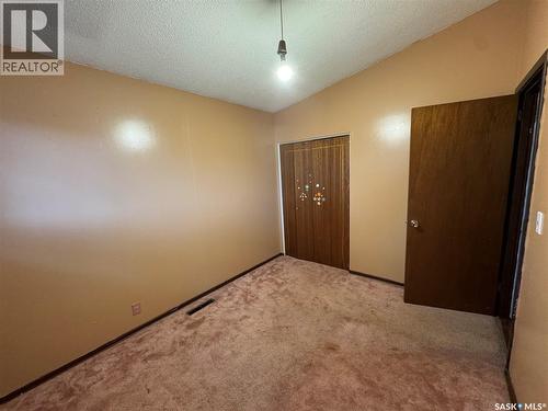 545 5Th Street N, Weyburn, SK - Indoor Photo Showing Other Room