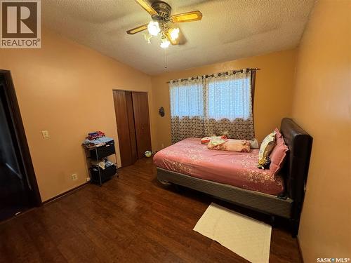 545 5Th Street N, Weyburn, SK - Indoor Photo Showing Bedroom