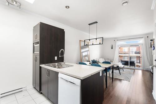 Kitchen - 304-2177 Boul. Thimens, Montréal (Saint-Laurent), QC - Indoor Photo Showing Kitchen