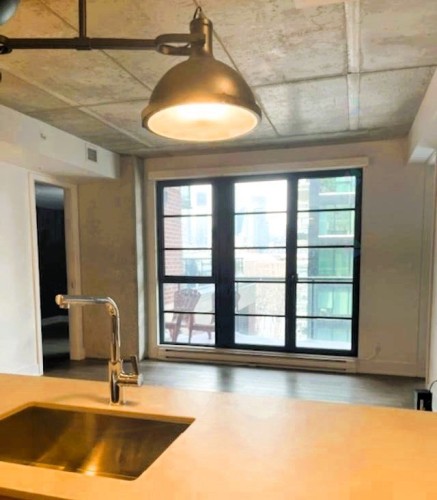 Salon - 902-1330 Rue Olier, Montréal (Le Sud-Ouest), QC - Indoor