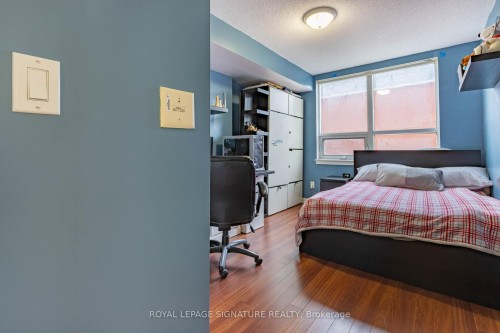 203-4 Elsinore Path, Toronto, ON - Indoor Photo Showing Bedroom