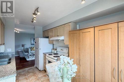2606 - 22 Olive Avenue, Toronto, ON - Indoor Photo Showing Kitchen