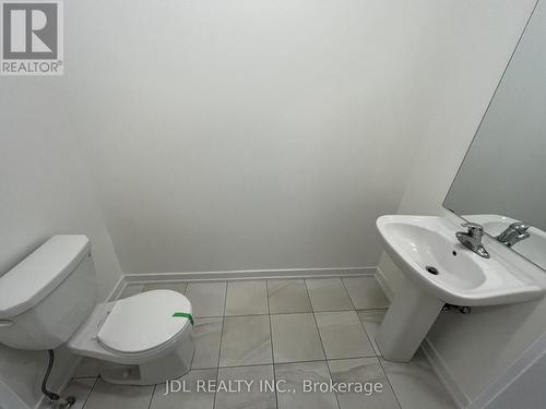 111 Hilts Drive, Richmond Hill, ON - Indoor Photo Showing Bathroom