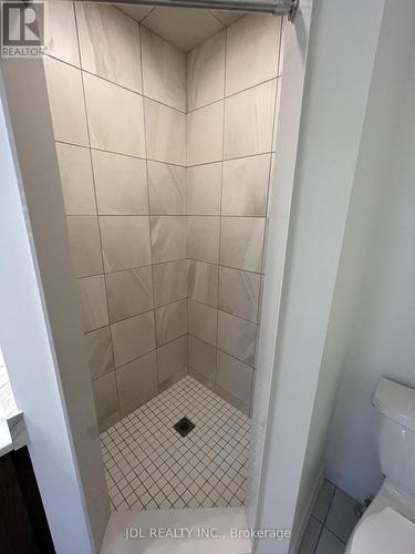 111 Hilts Drive, Richmond Hill, ON - Indoor Photo Showing Bathroom