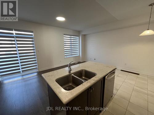 111 Hilts Drive, Richmond Hill, ON - Indoor Photo Showing Kitchen With Double Sink