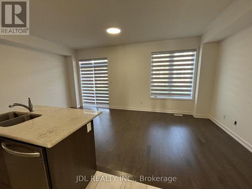 111 Hilts Drive, Richmond Hill, ON - Indoor Photo Showing Other Room