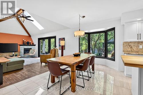 3914 Carolynn Court, Lincoln (Lincoln-Jordan/Vineland), ON - Indoor With Fireplace