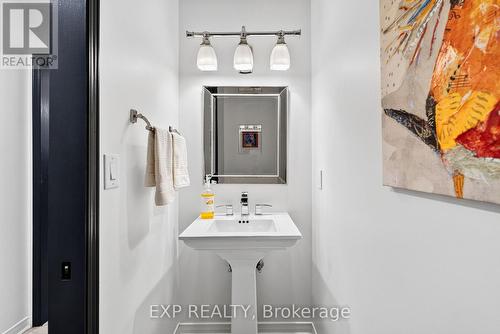 3914 Carolynn Court, Lincoln (Lincoln-Jordan/Vineland), ON -  Photo Showing Bathroom