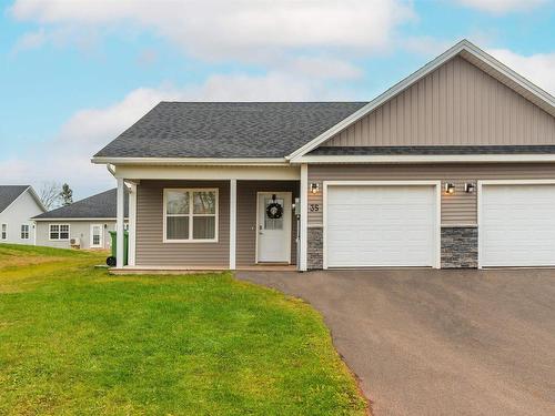 35 AIDAN Street  Charlottetown, PE C1E 3P9
