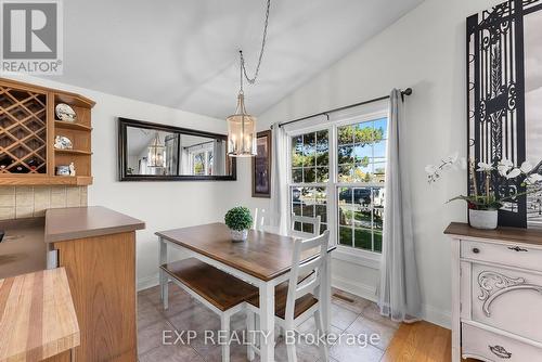 7321 Dorchester Road, Niagara Falls (Marineland), ON - Indoor Photo Showing Dining Room