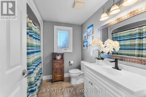 7321 Dorchester Road, Niagara Falls (Marineland), ON - Indoor Photo Showing Bathroom