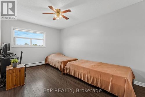 301 - 264 Oakdale Avenue, St. Catharines (Oakdale), ON - Indoor Photo Showing Bedroom